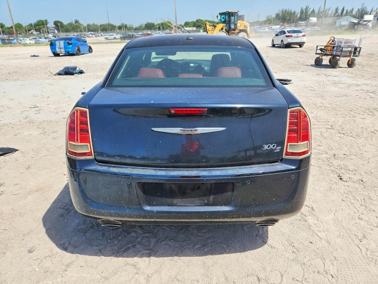 2012 CHRYSLER 300 S — Фото 6 из 12