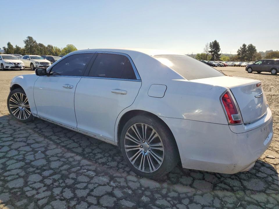 2012 CHRYSLER 300 S — Фото 2 из 12