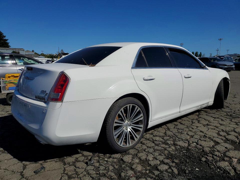 2012 CHRYSLER 300 S — Фото 3 из 12