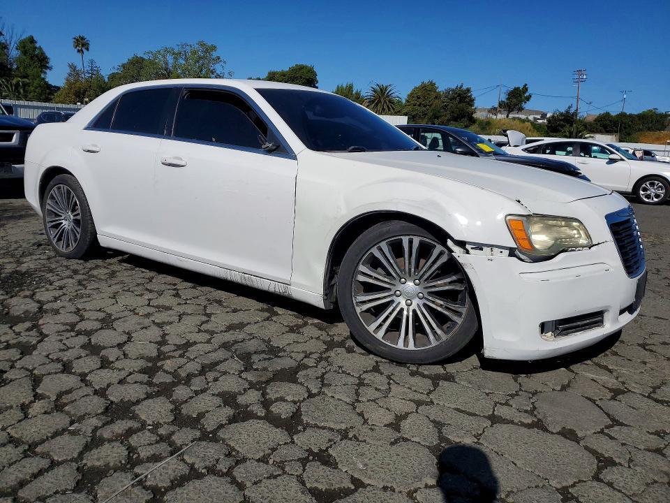 2012 CHRYSLER 300 S — Фото 4 из 12