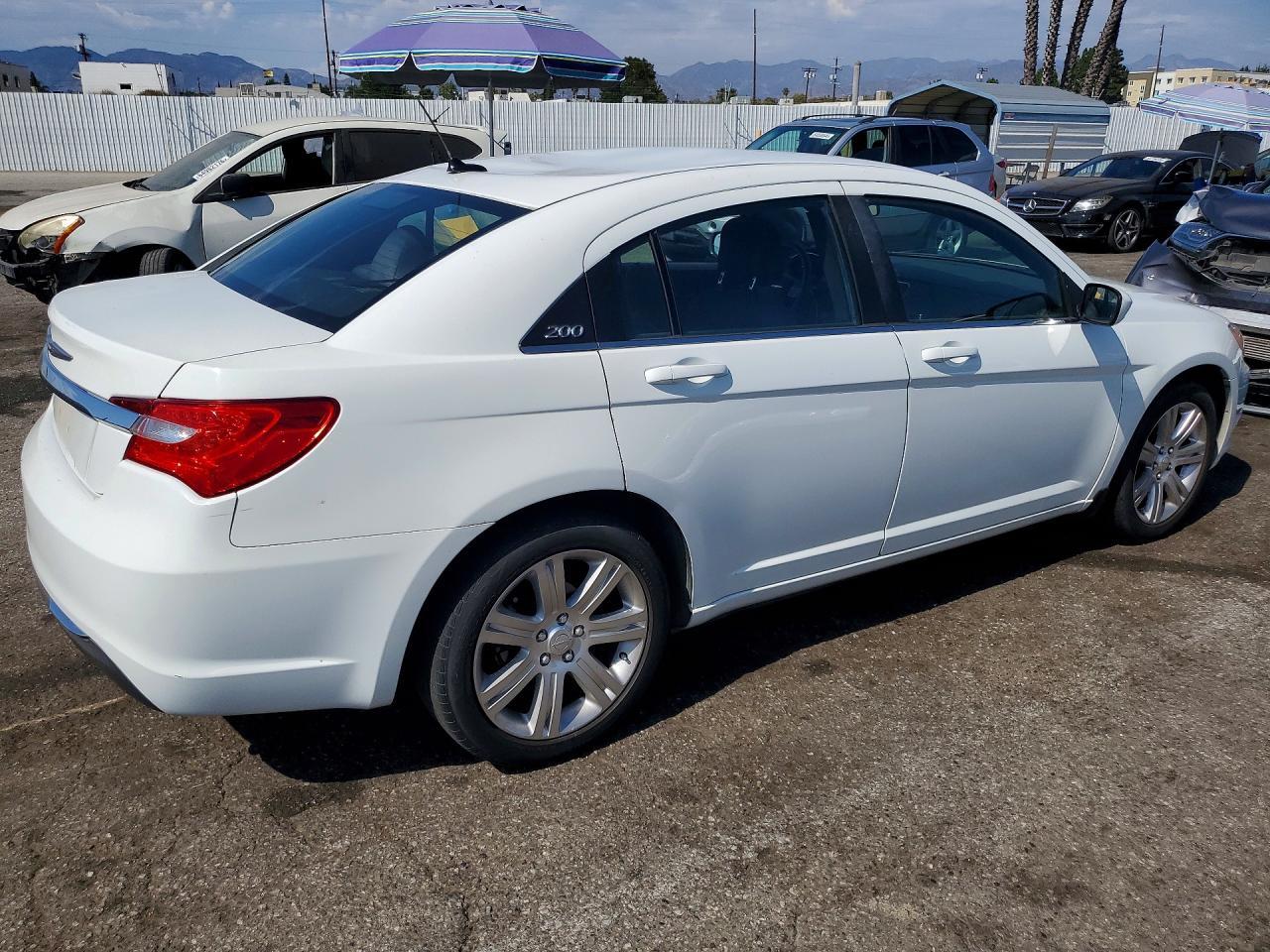 2012 CHRYSLER 200 LX — Фото 3 из 12