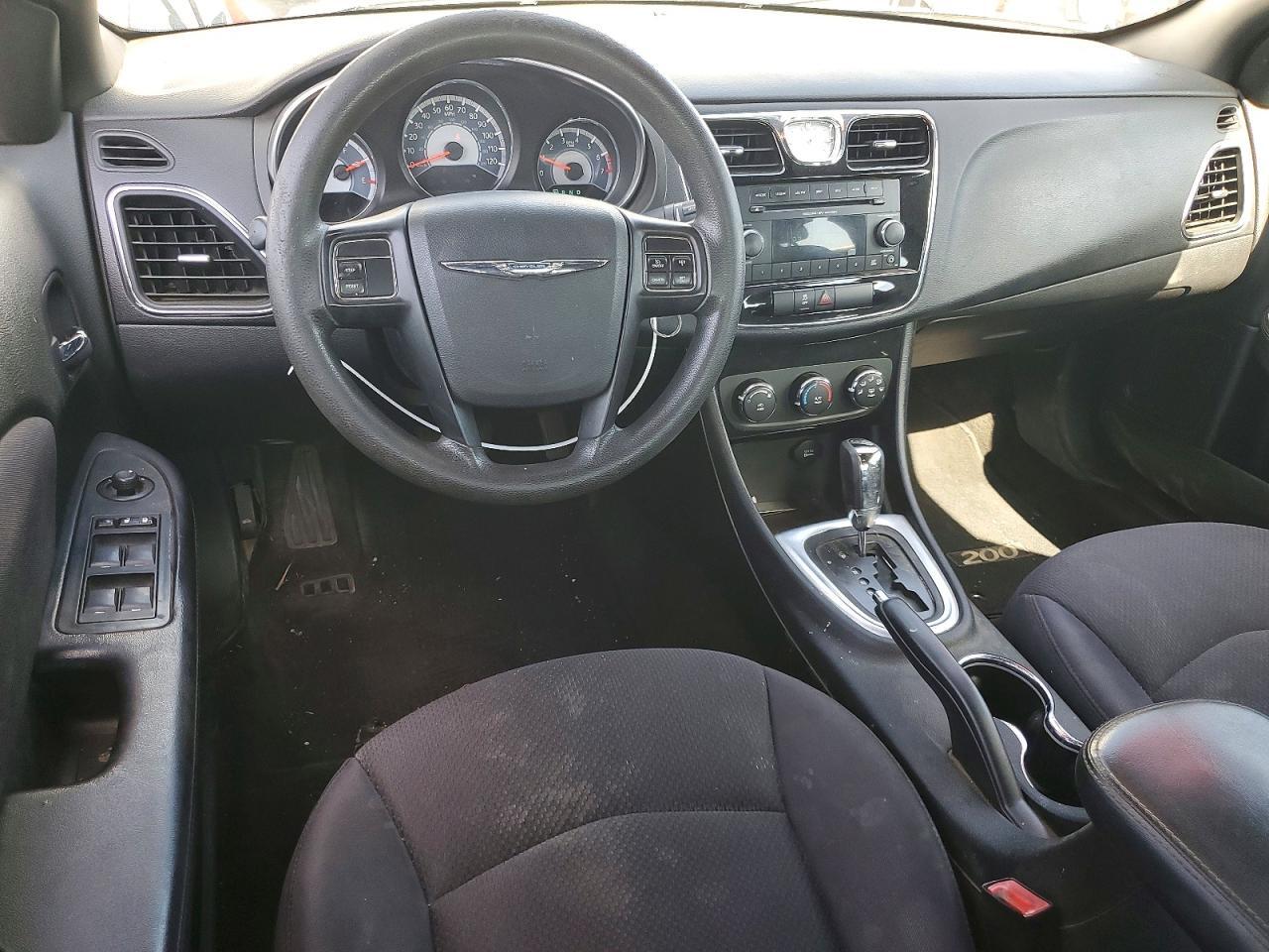 2012 CHRYSLER 200 LX — Фото 8 из 12