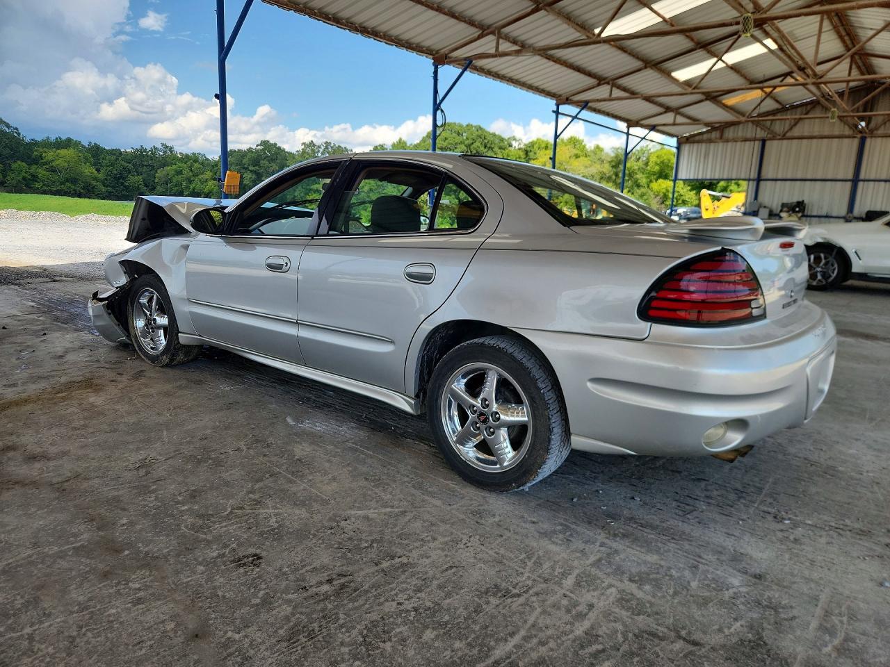 1G2NF52E94M519092 2004 PONTIAC GRAND AM photo no. 2