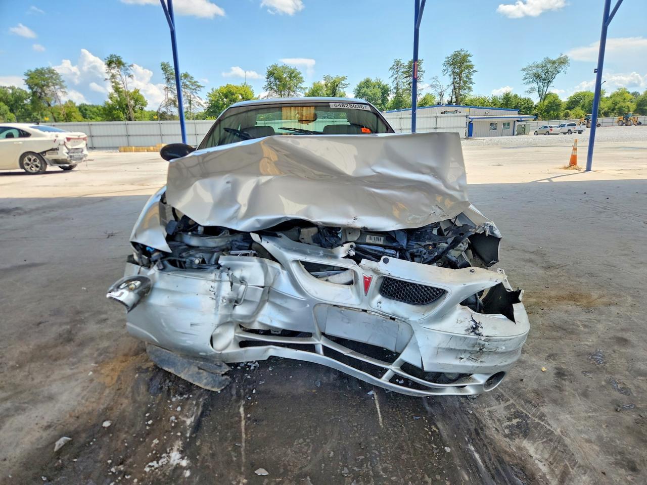 1G2NF52E94M519092 2004 PONTIAC GRAND AM photo no. 5