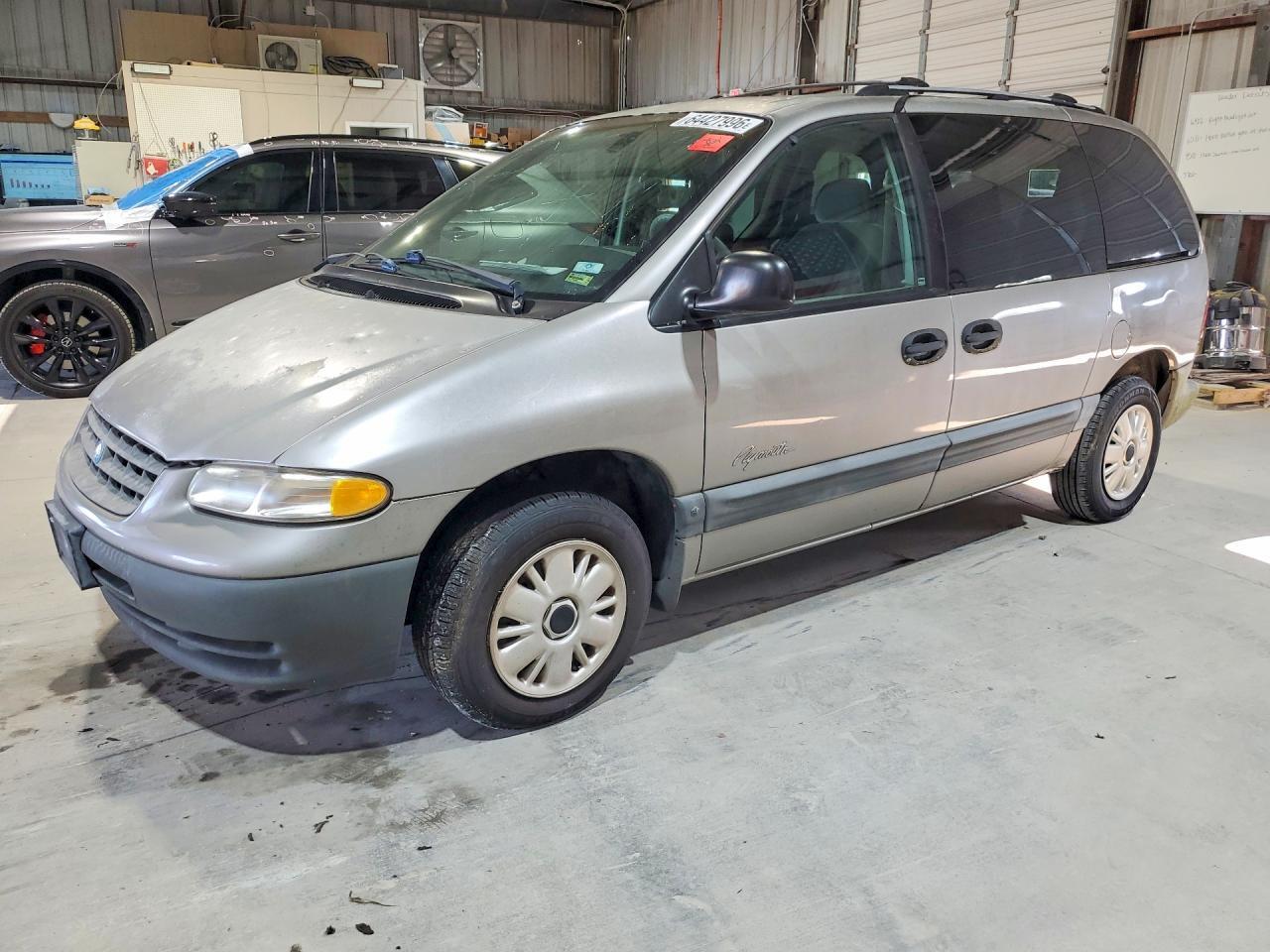 1996 PLYMOUTH VOYAGER 2P4GP4531TR769973