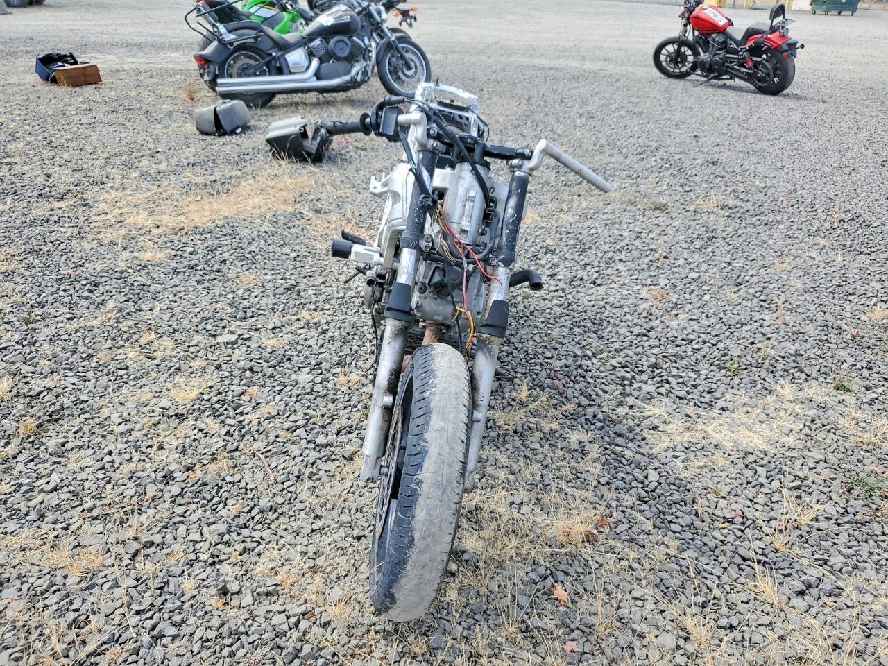 2004 SUZUKI SV650 — Фото 2 из 8