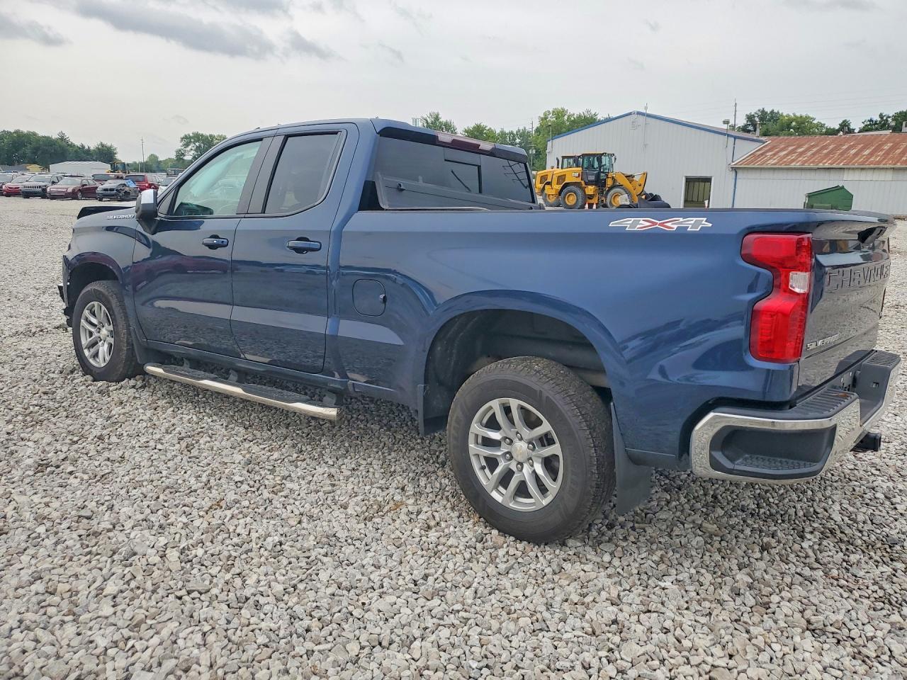 2020 CHEVROLET SILVERADO K1500 LT — Фото 2 из 12