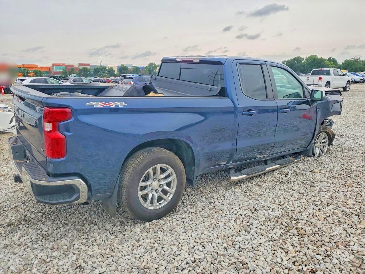 2020 CHEVROLET SILVERADO K1500 LT — Фото 3 из 12