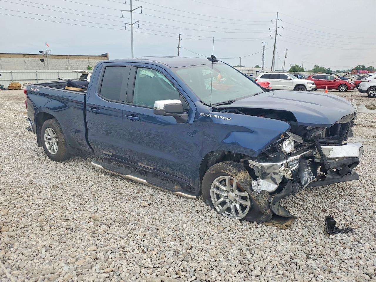 2020 CHEVROLET SILVERADO K1500 LT — Фото 4 из 12