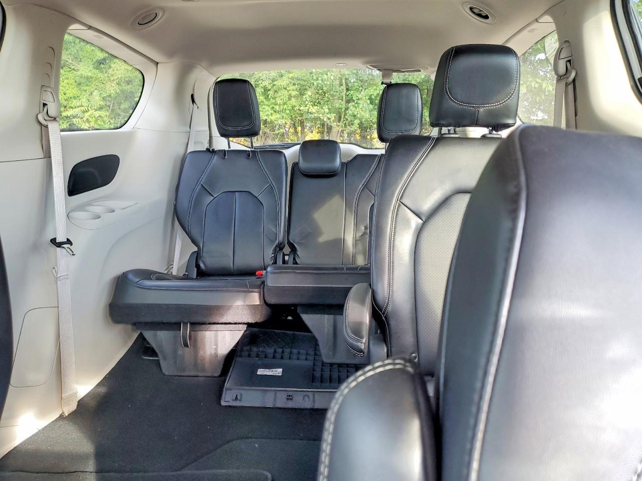 2024 CHRYSLER PACIFICA TOURING L — Фото 10 из 13