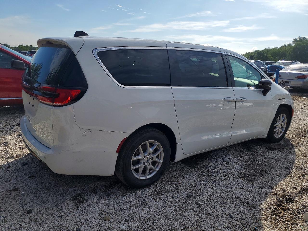 2024 CHRYSLER PACIFICA TOURING L — Фото 3 из 13