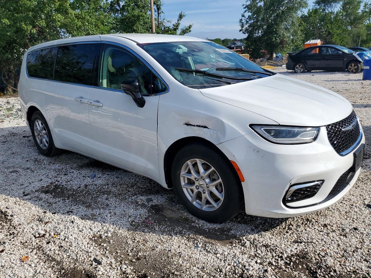 2024 CHRYSLER PACIFICA TOURING L — Фото 4 из 13