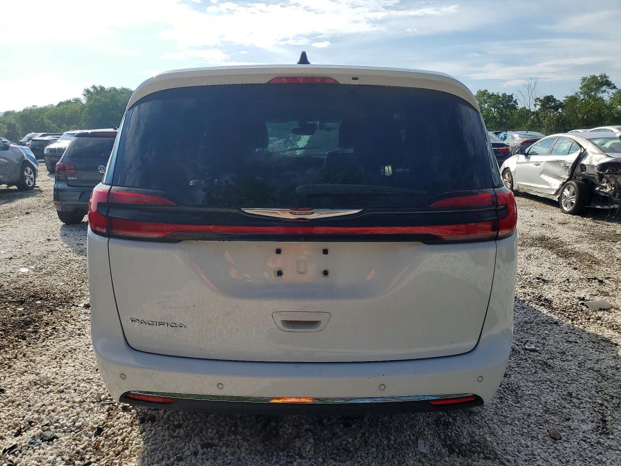2024 CHRYSLER PACIFICA TOURING L — Фото 6 из 13