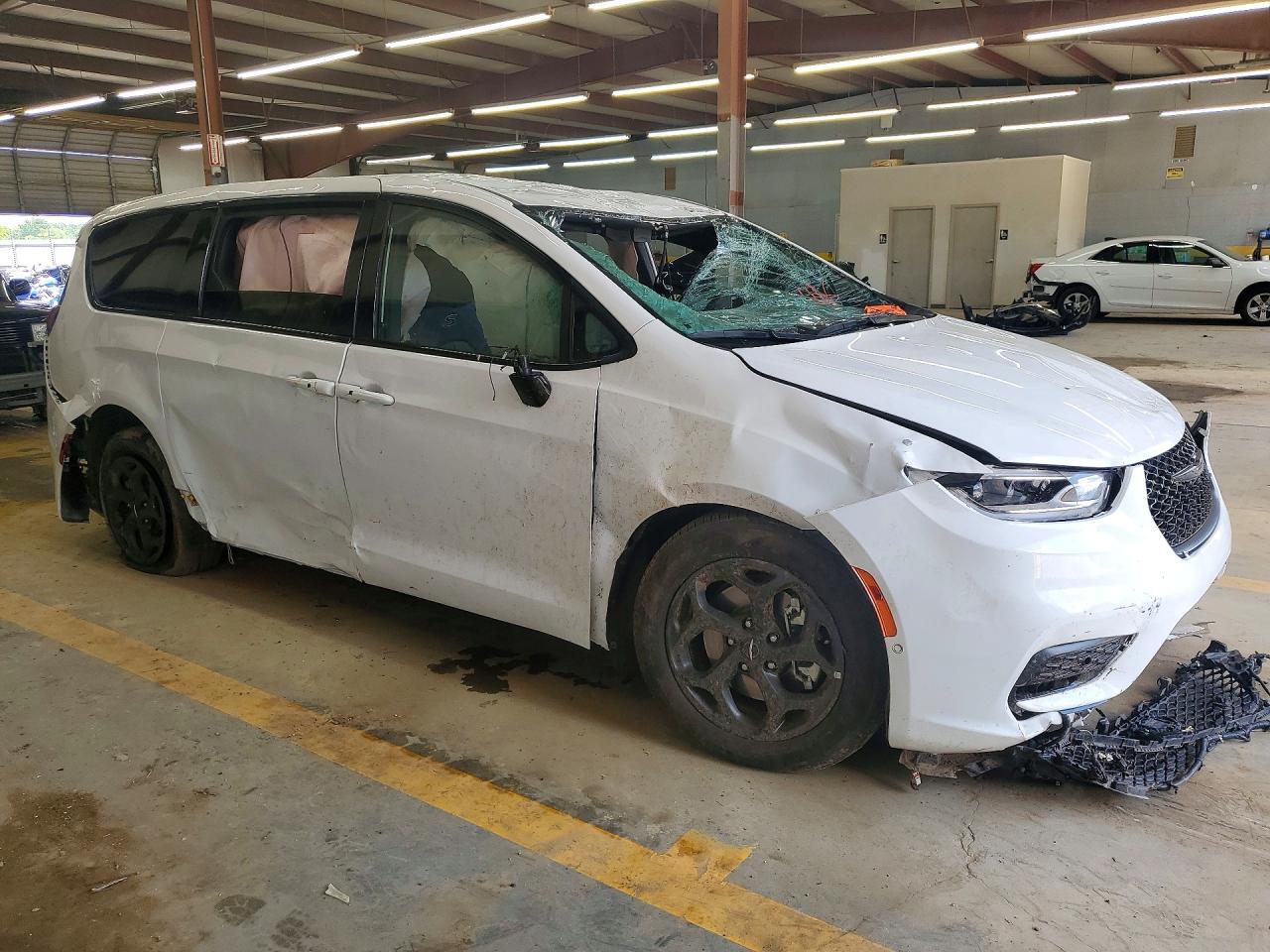 2024 CHRYSLER PACIFICA HYBRID SELECT — Фото 4 из 13
