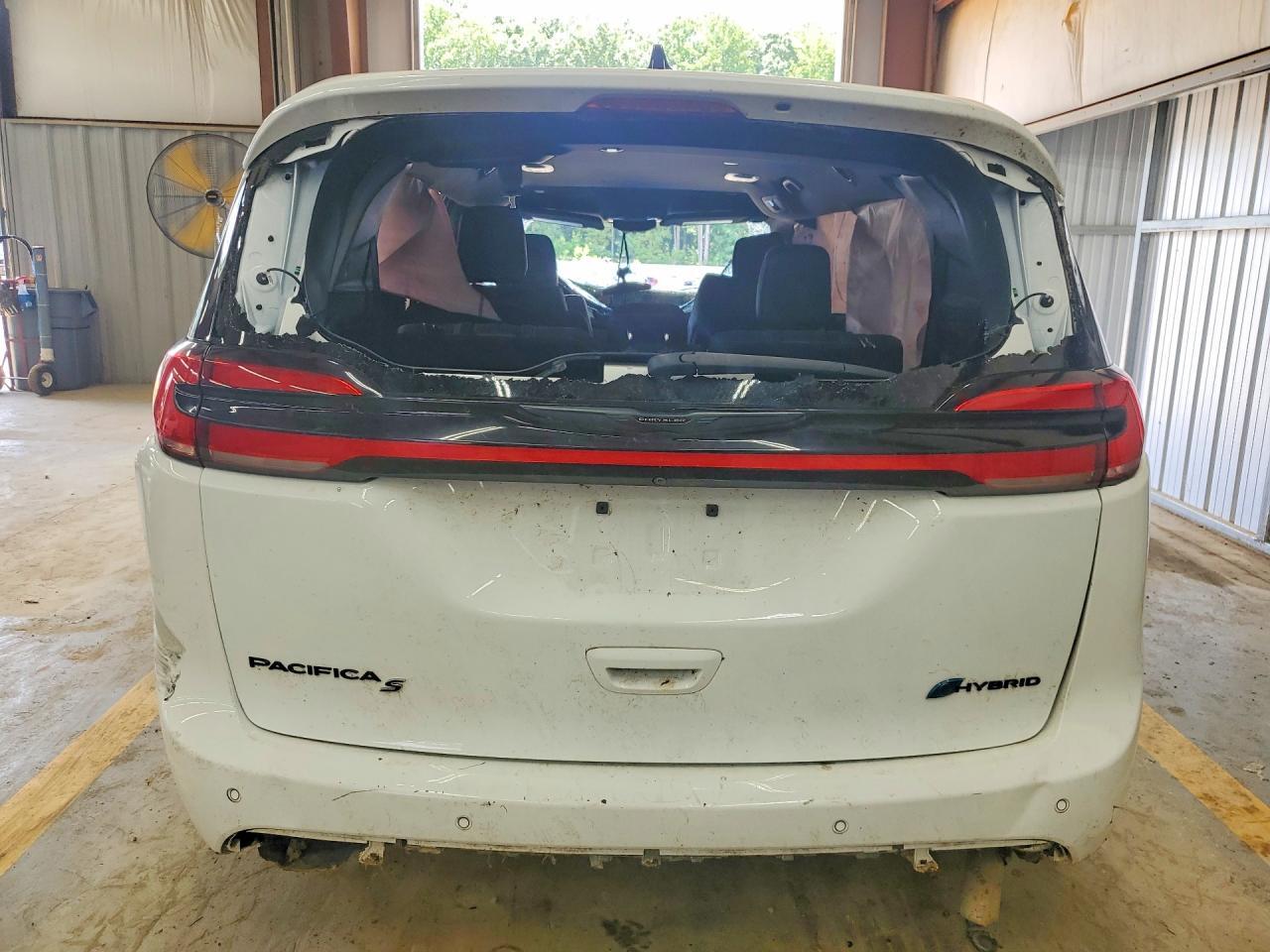 2024 CHRYSLER PACIFICA HYBRID SELECT — Фото 6 из 13