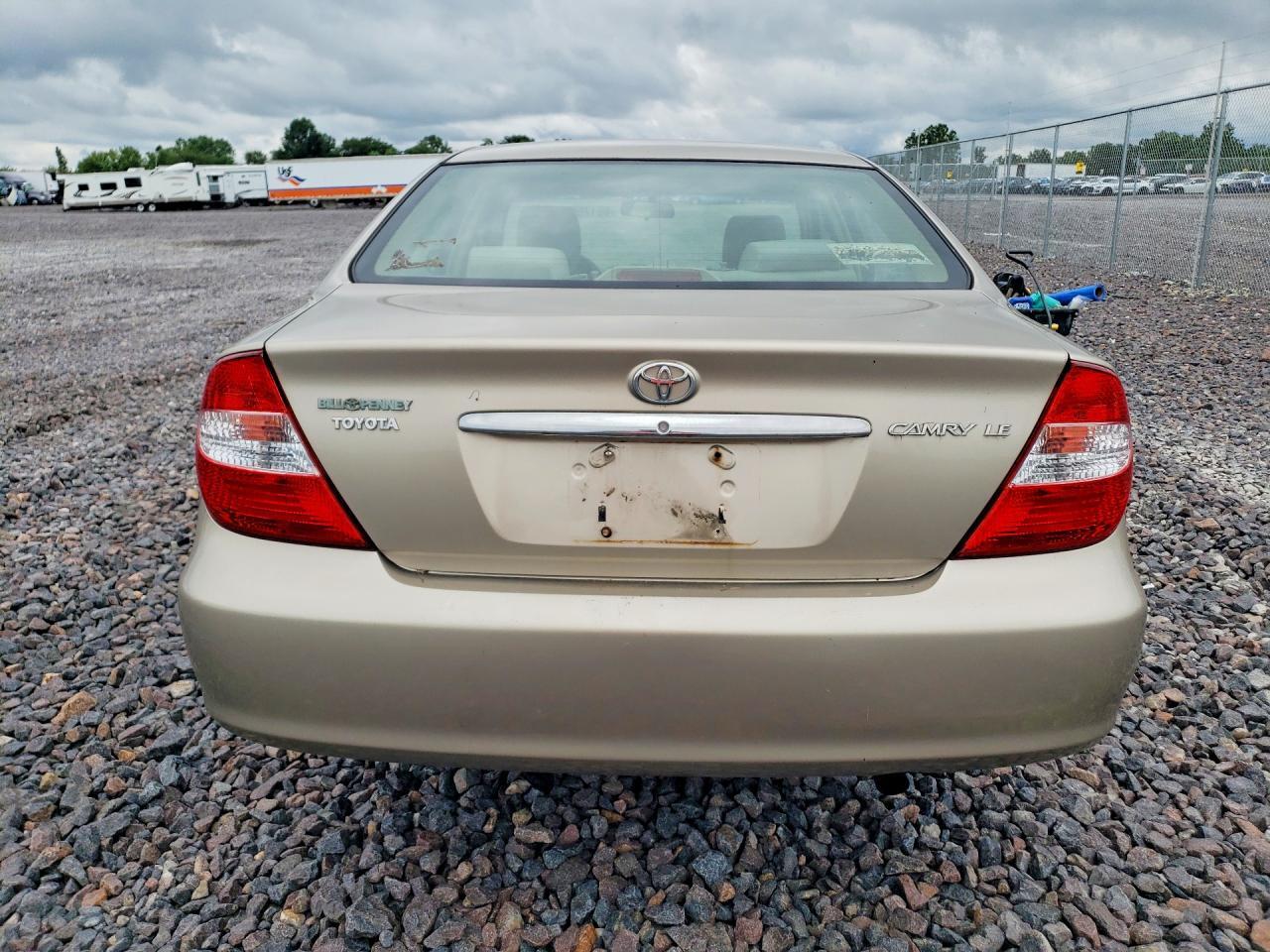 2004 TOYOTA CAMRY LE — Фото 6 из 12