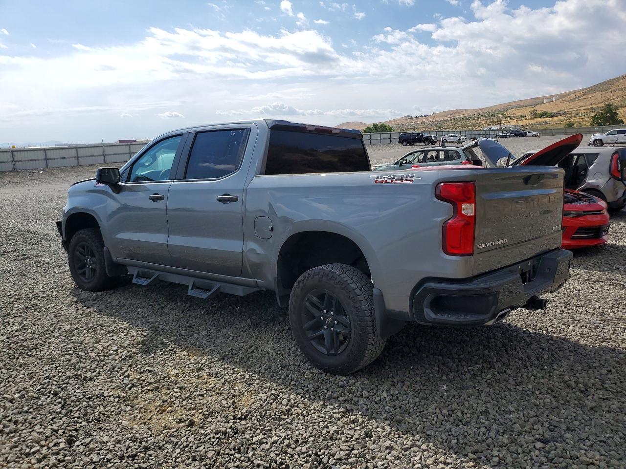 2020 CHEVROLET SILVERADO K1500 TRAIL BOSS CUSTOM — Фото 2 из 12