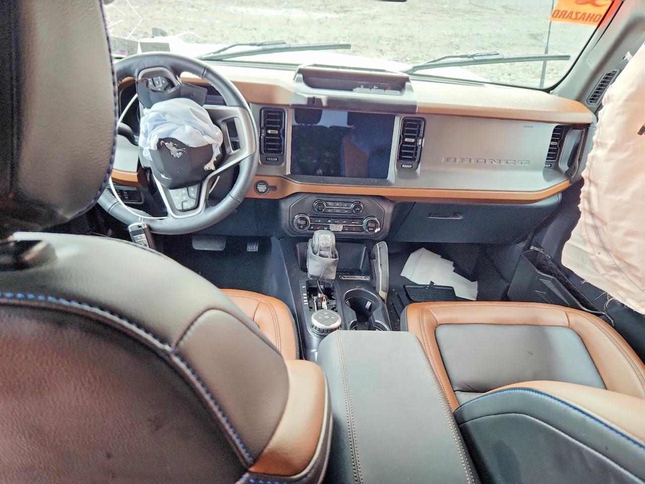2024 FORD BRONCO OUTER BANKS — Фото 8 из 13