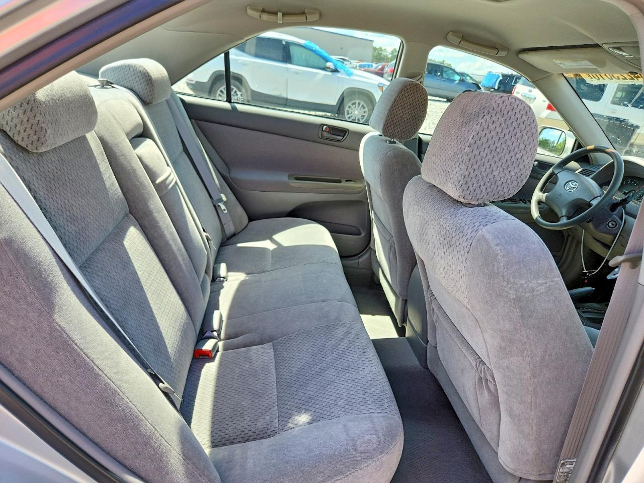 2004 TOYOTA CAMRY LE — Фото 10 из 12