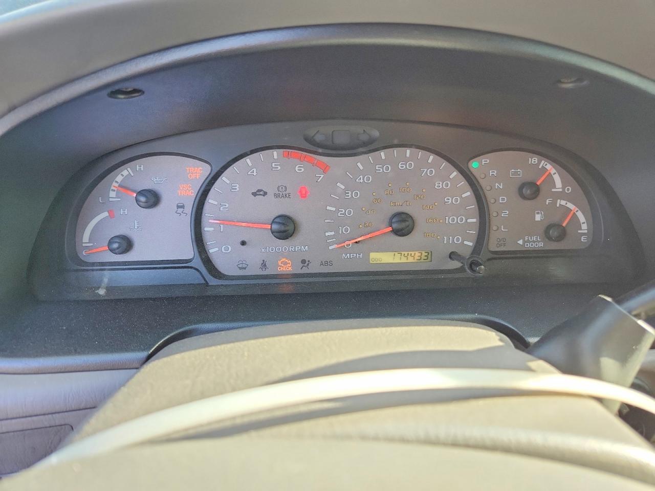 2004 TOYOTA SEQUOIA LIMITED — Фото 9 из 14