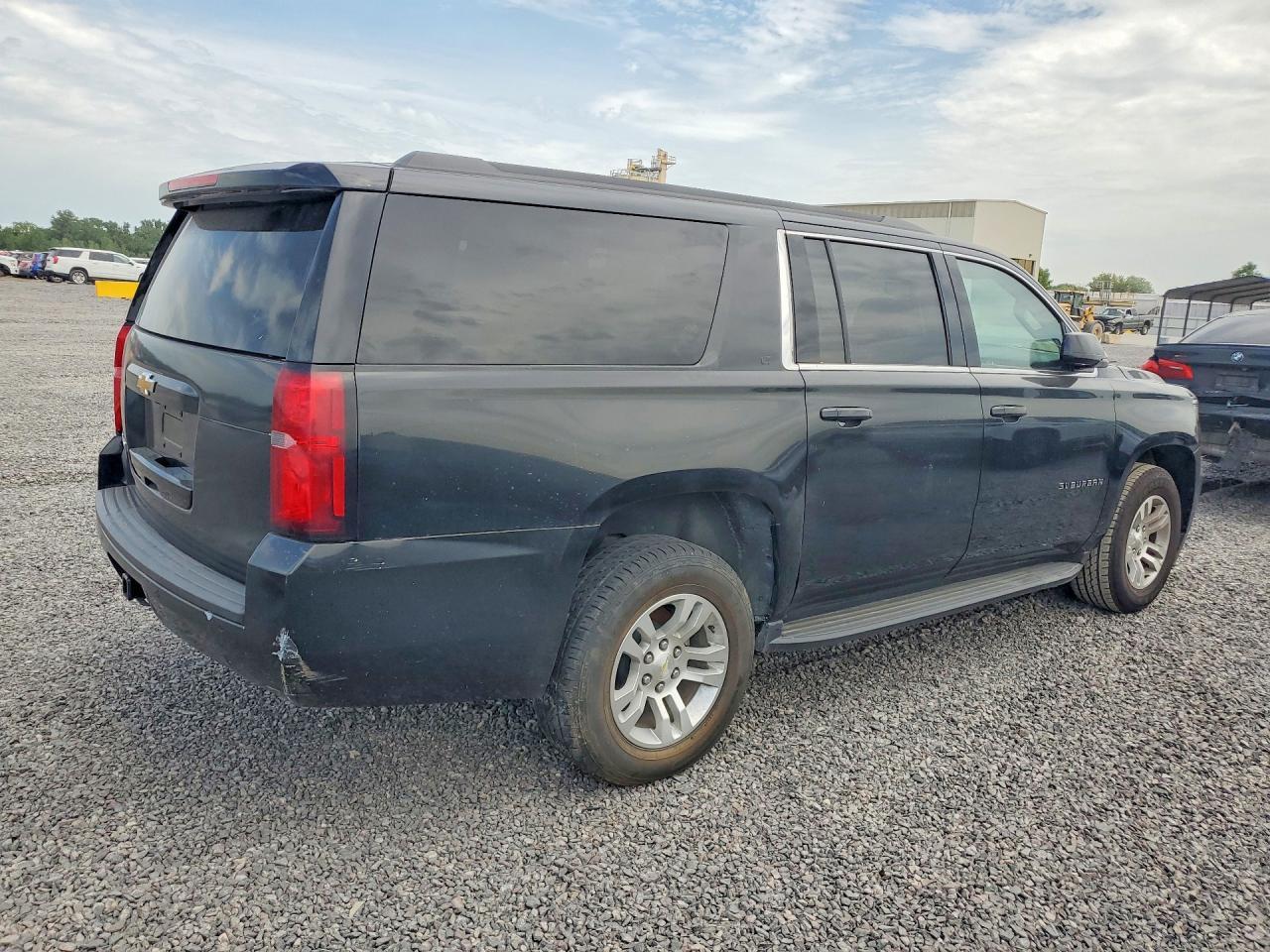 2020 CHEVROLET SUBURBAN K1500 LT — Фото 3 из 13