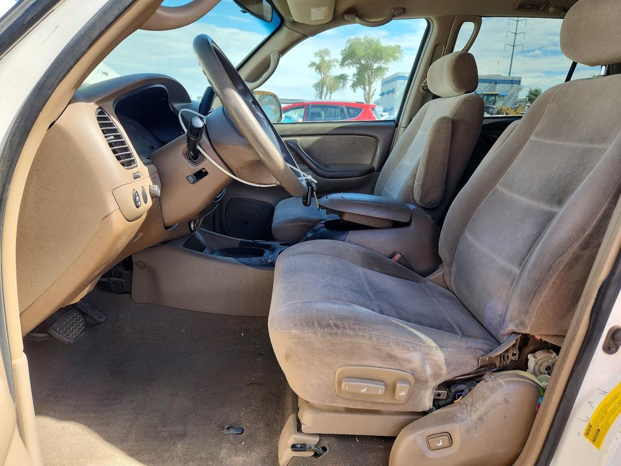 2004 TOYOTA SEQUOIA SR5 — Фото 7 из 14