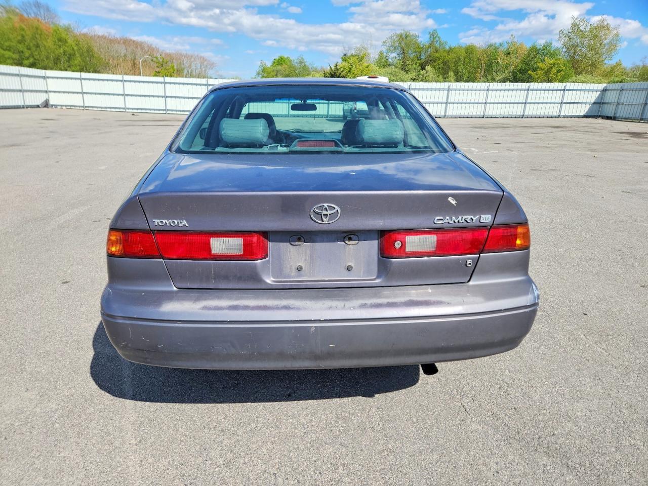 1998 TOYOTA CAMRY XLE V6 — Фото 6 из 12