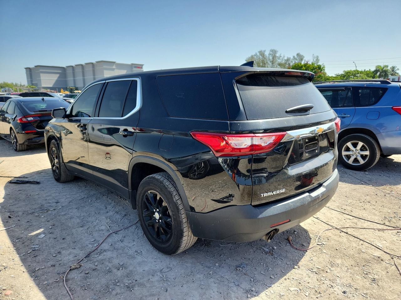 2020 CHEVROLET TRAVERSE LS — Фото 2 из 13