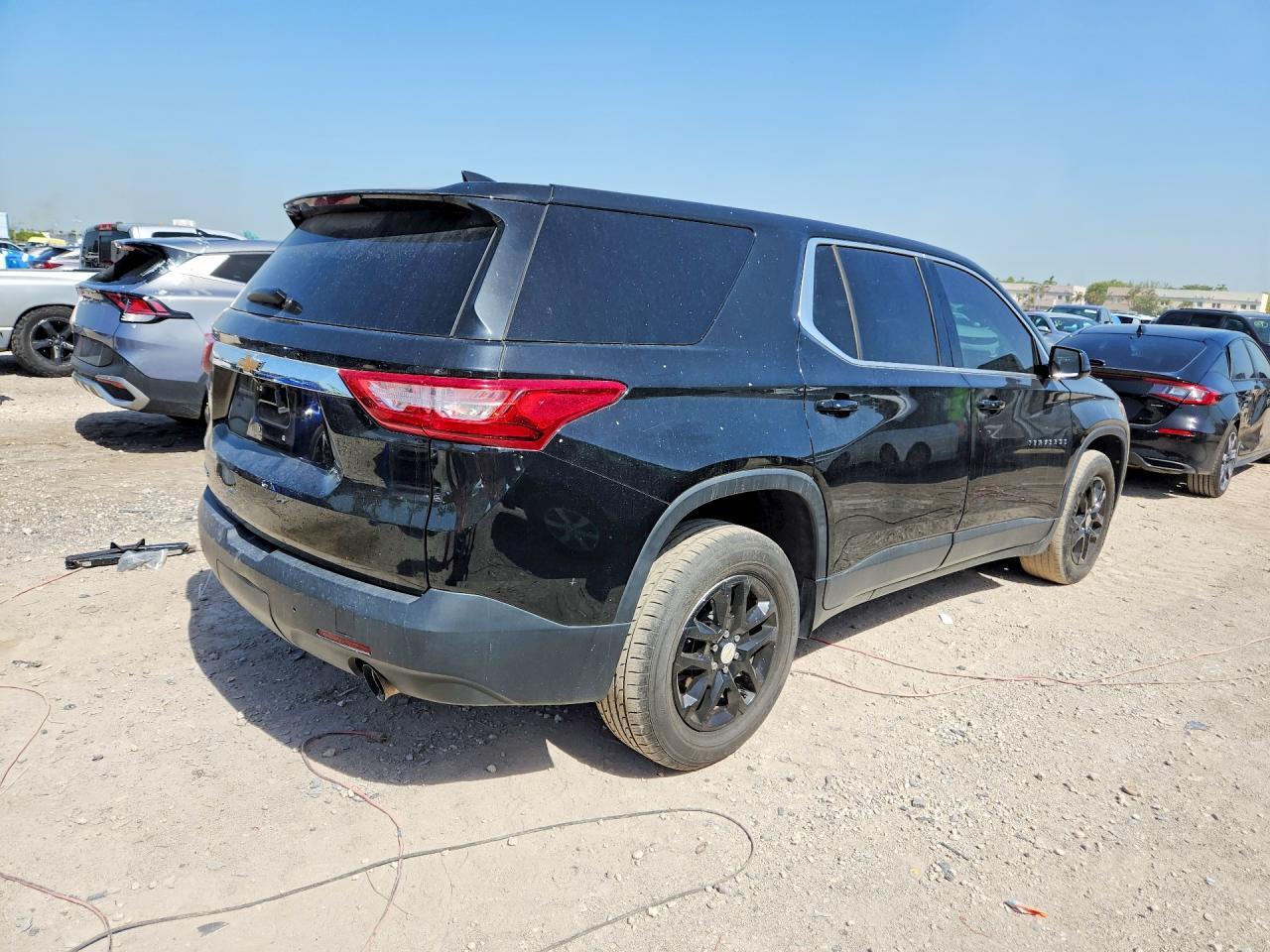 2020 CHEVROLET TRAVERSE LS — Фото 3 из 13
