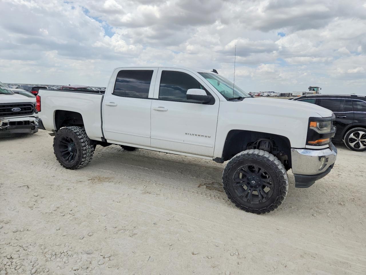 2016 CHEVROLET SILVERADO K1500 LT — Фото 4 из 12