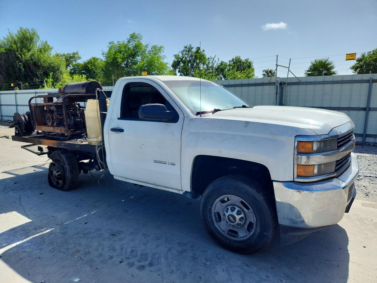 2016 CHEVROLET SILVERADO C2500 HEAVY DUTY — Фото 4 из 12