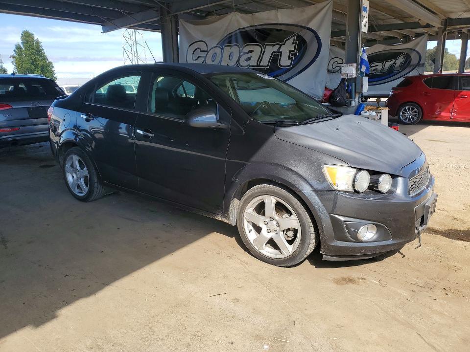 2016 CHEVROLET SONIC LTZ — Фото 4 из 12