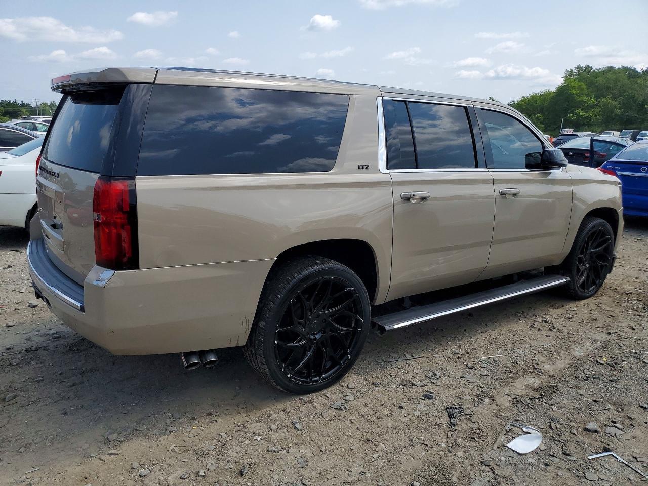 2016 CHEVROLET SUBURBAN K1500 LTZ — Фото 3 из 13