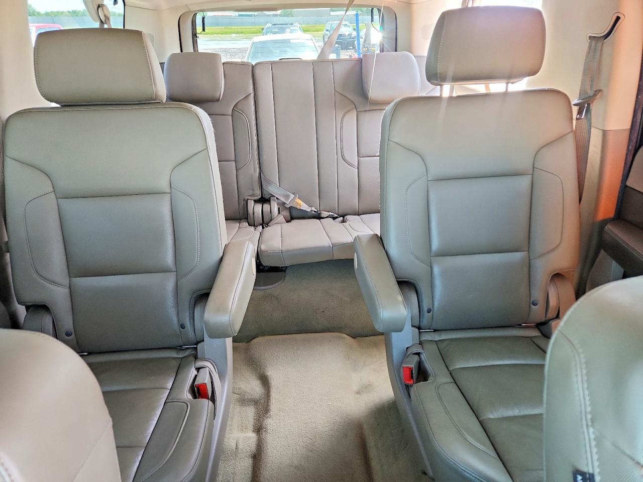 2016 CHEVROLET SUBURBAN C1500 LT — Фото 10 из 13