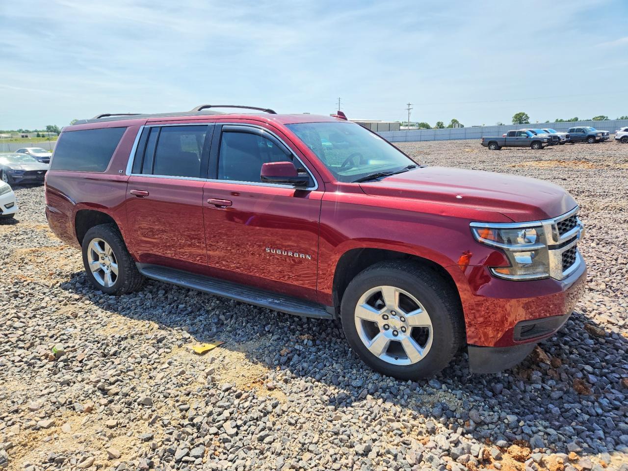 2016 CHEVROLET SUBURBAN C1500 LT — Фото 4 из 13