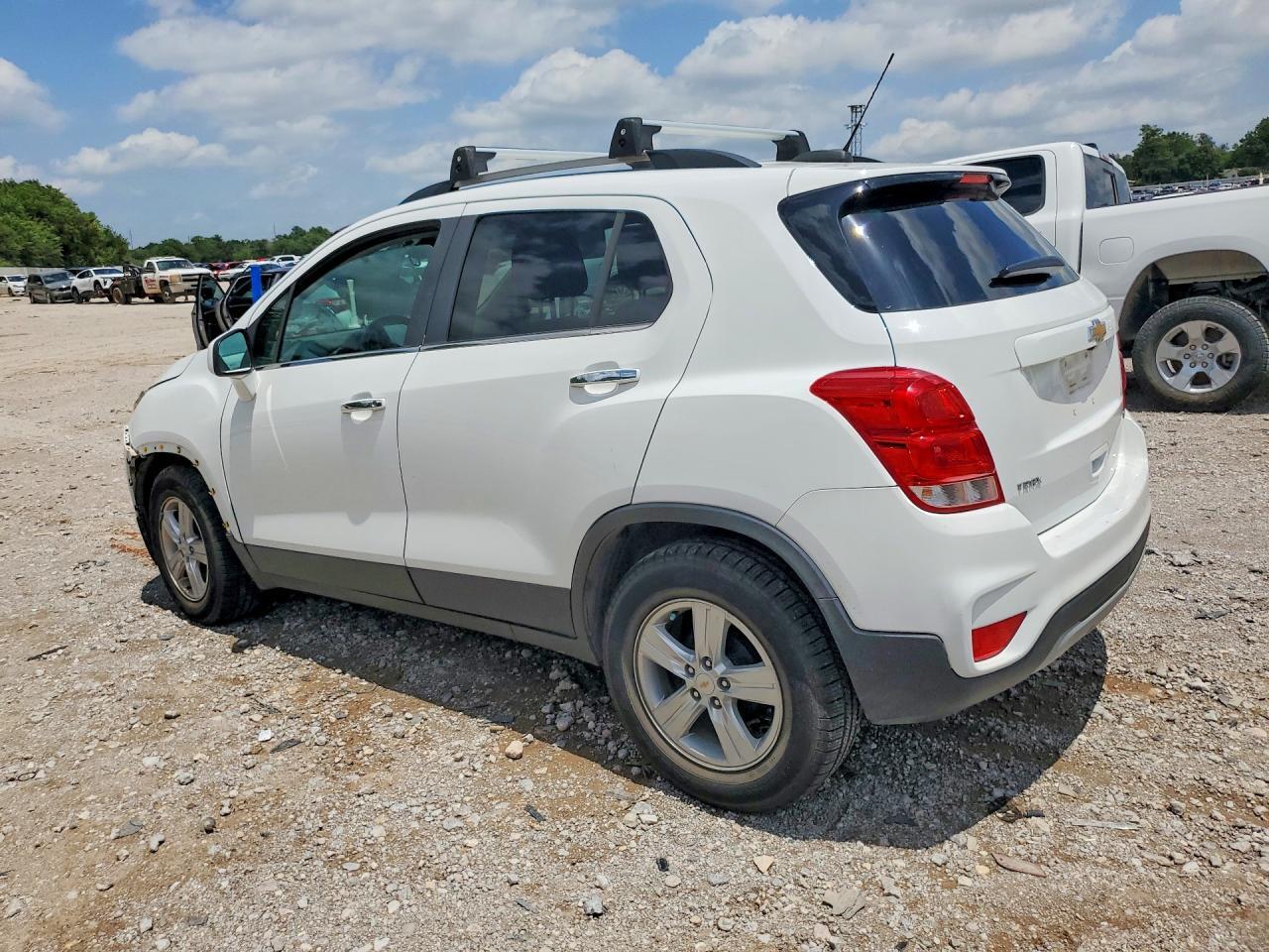 2020 CHEVROLET TRAX 1LT — Фото 2 из 12