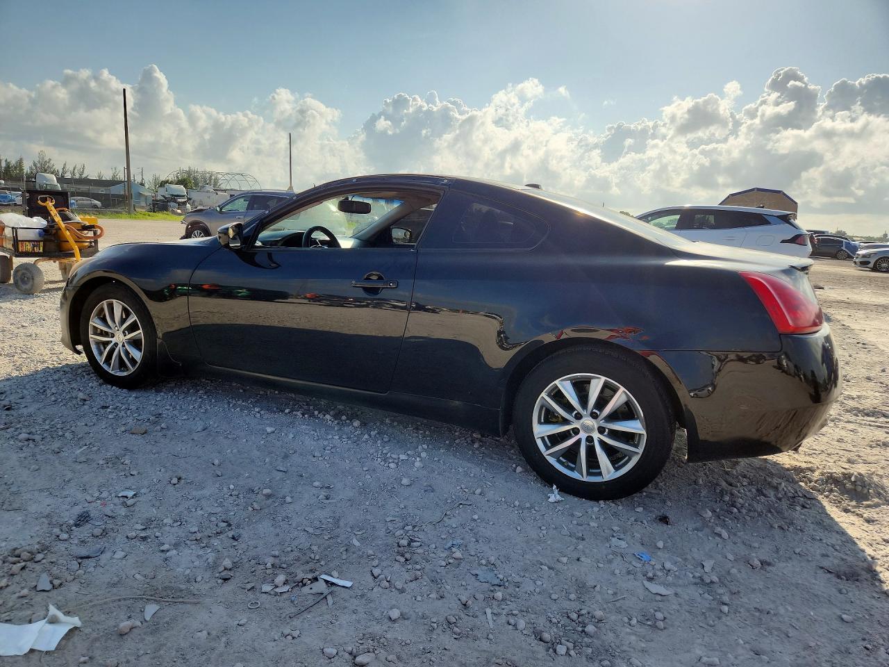 2008 INFINITI G37 BASE — Фото 2 из 12