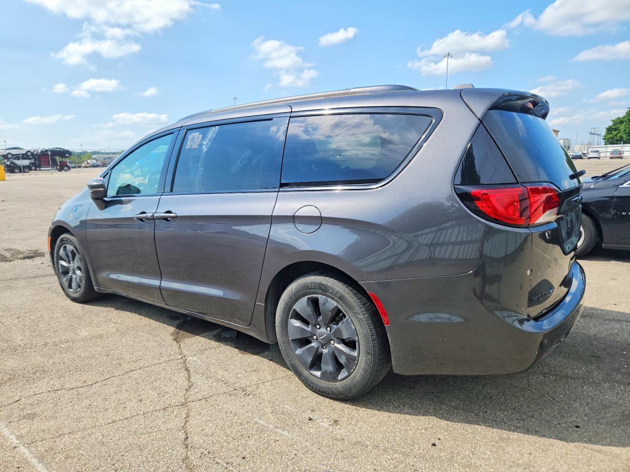 2020 CHRYSLER PACIFICA HYBRID LIMITED — Фото 2 из 13