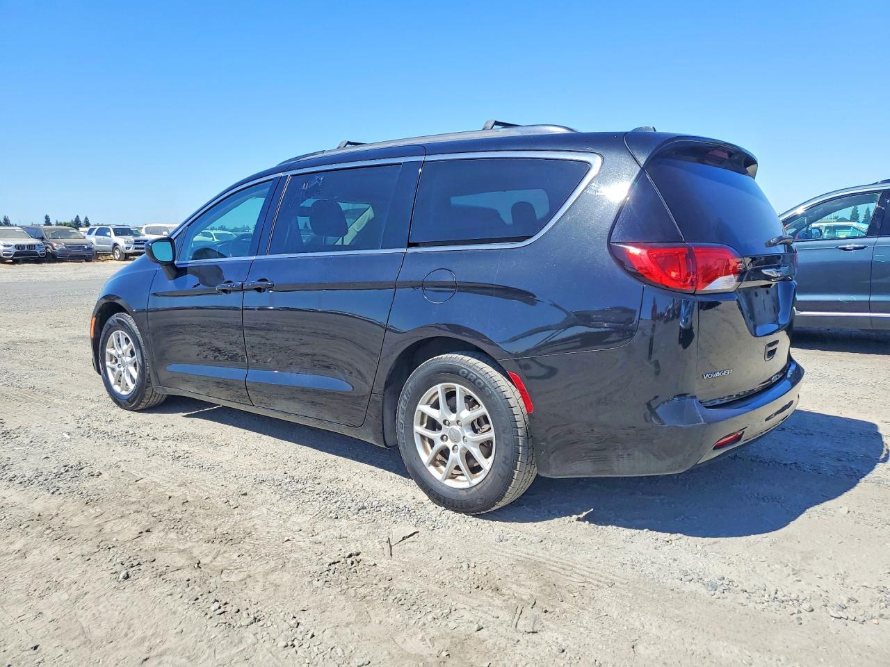 2020 CHRYSLER VOYAGER LXI — Фото 2 из 13