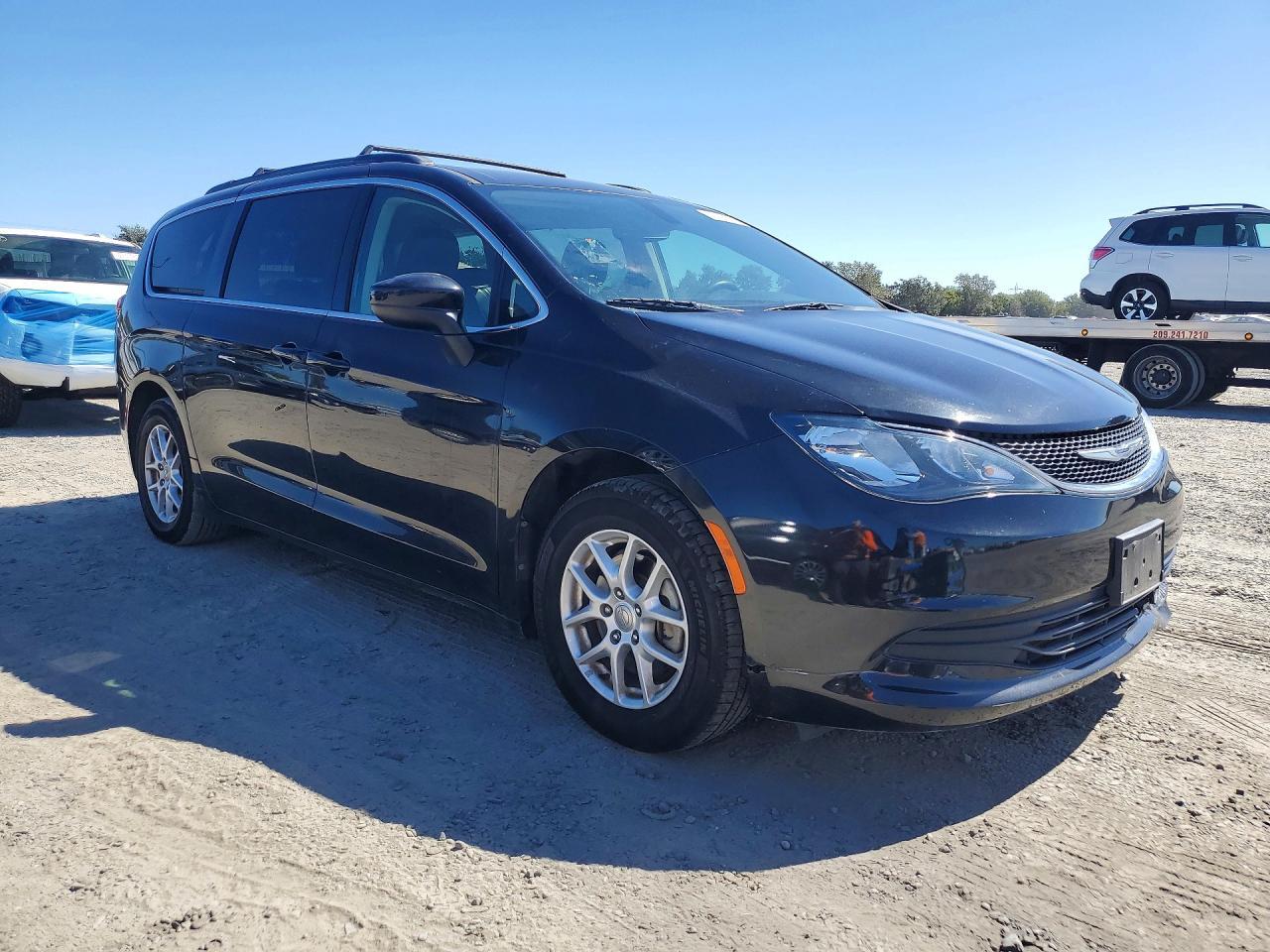 2020 CHRYSLER VOYAGER LXI — Фото 4 из 13