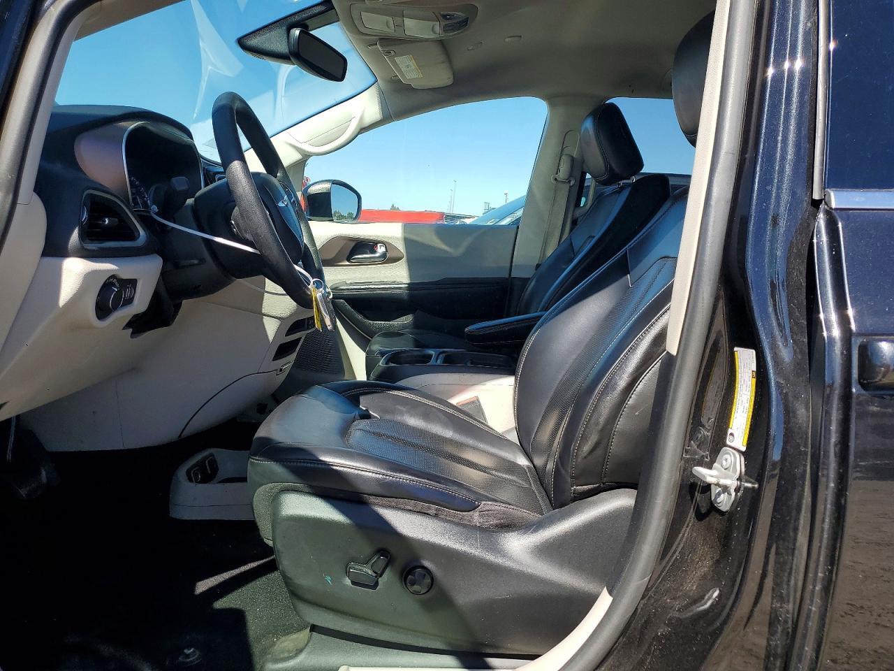 2020 CHRYSLER VOYAGER LXI — Фото 7 из 13