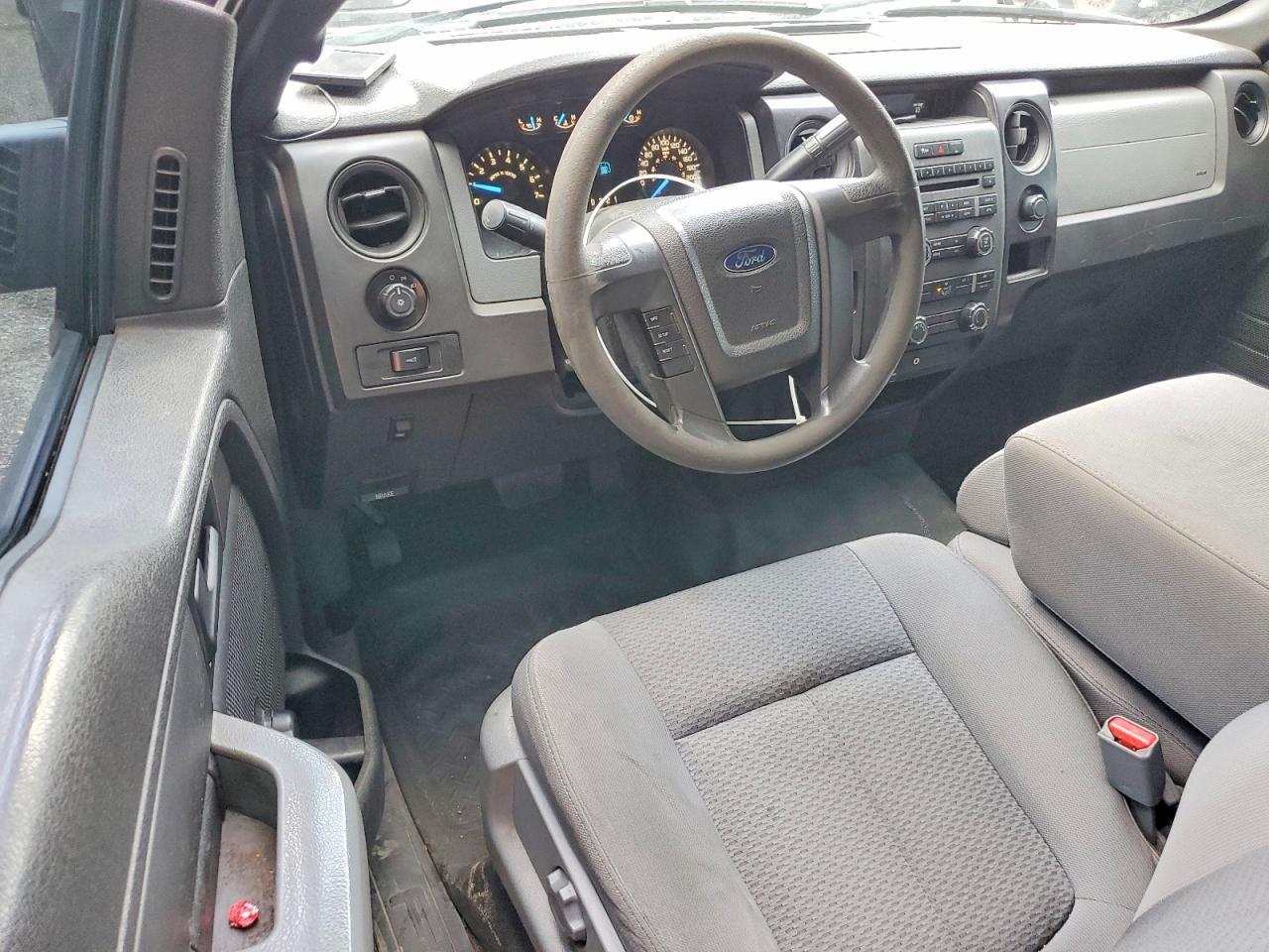 2012 FORD F150 — Фото 8 из 12