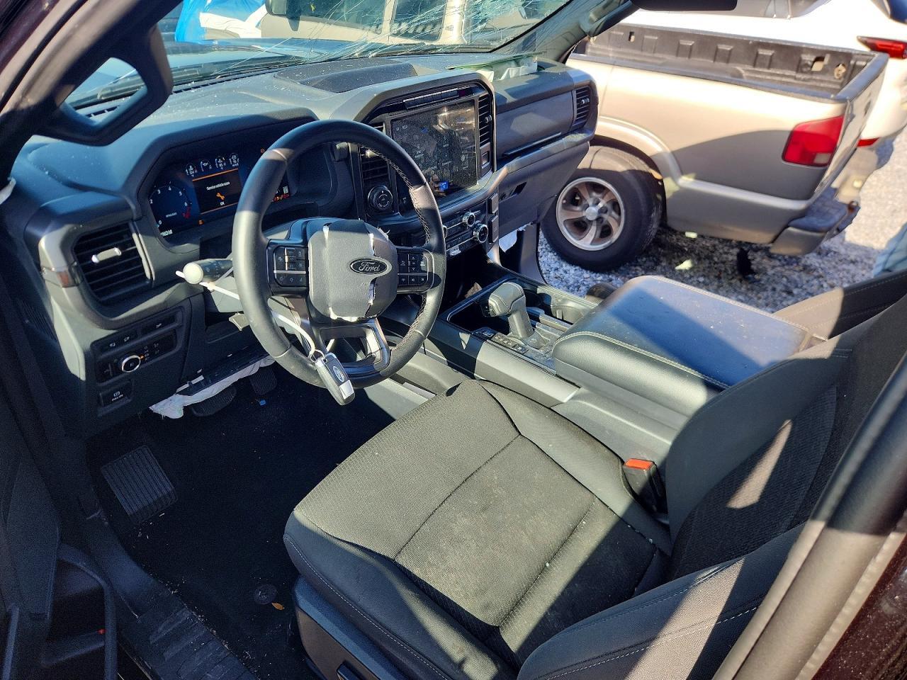 2024 FORD F150 XLT — Фото 8 из 12