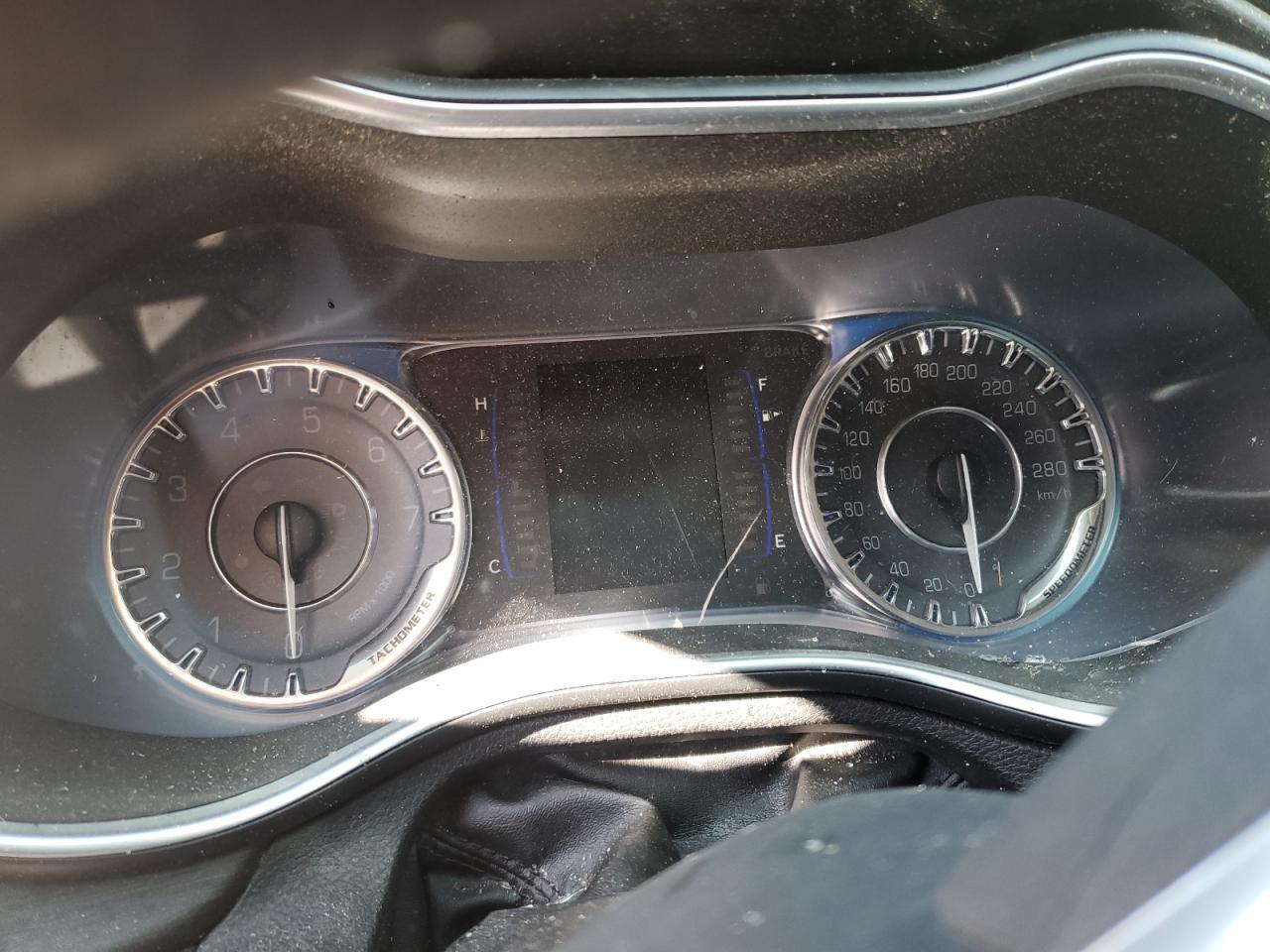 2016 CHRYSLER 200 LX — Фото 9 из 13