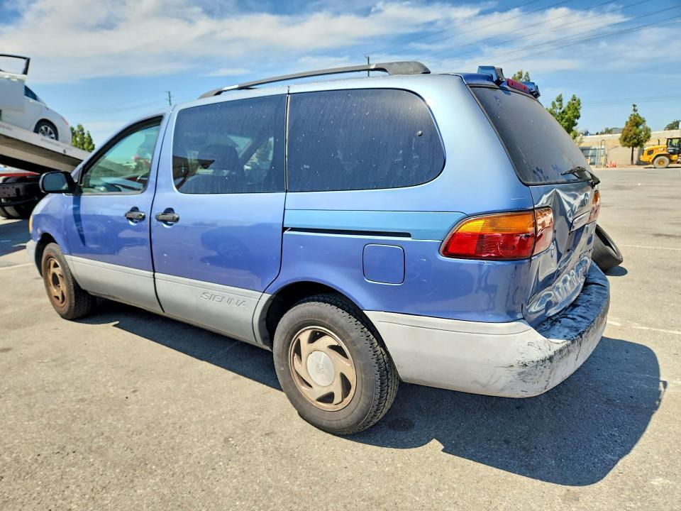 1998 TOYOTA SIENNA LE — Фото 2 из 12