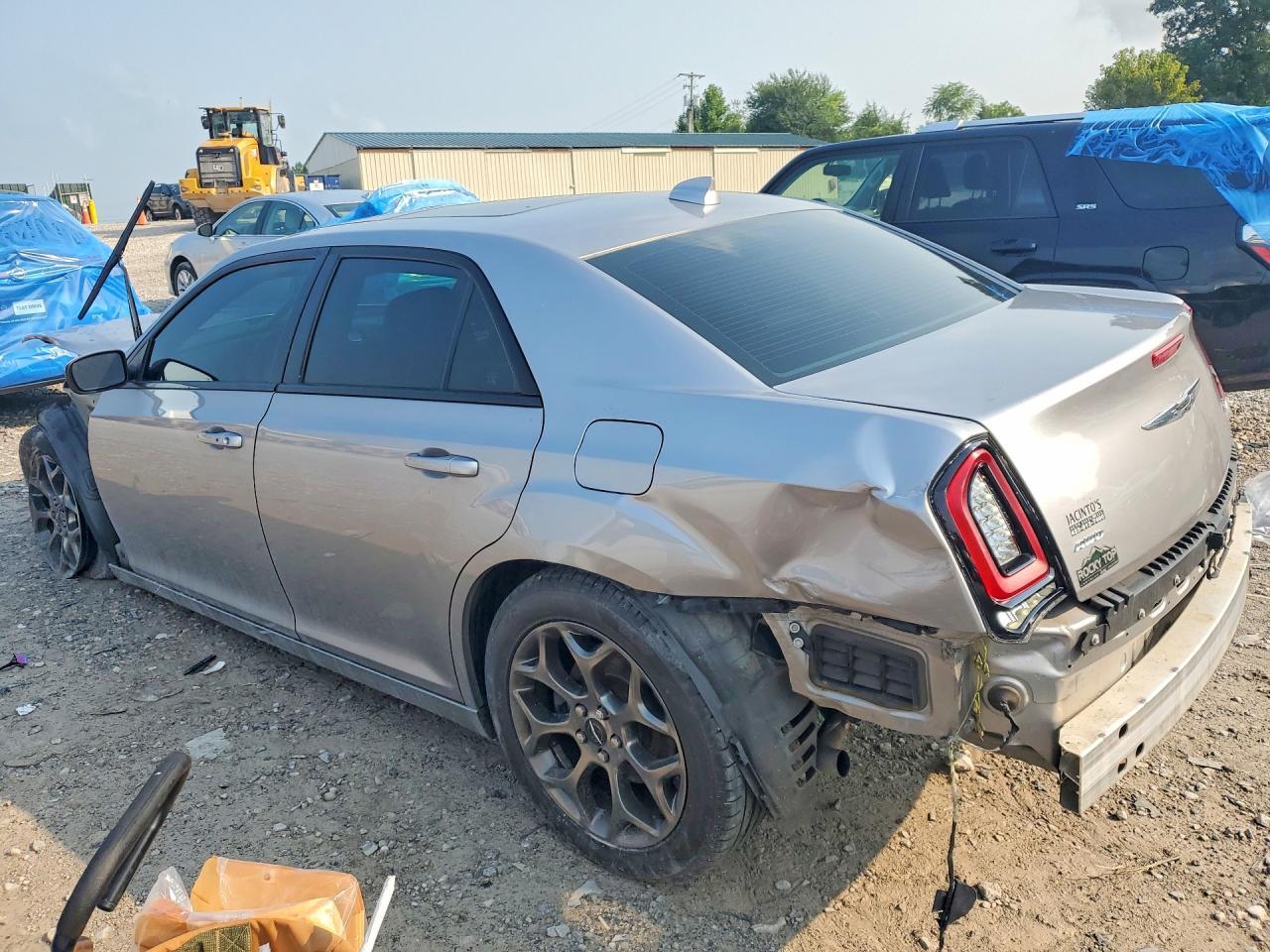 2016 CHRYSLER 300 S — Фото 2 из 13