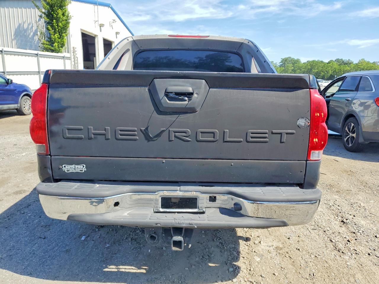 2005 CHEVROLET AVALANCHE C1500 — Фото 6 из 13