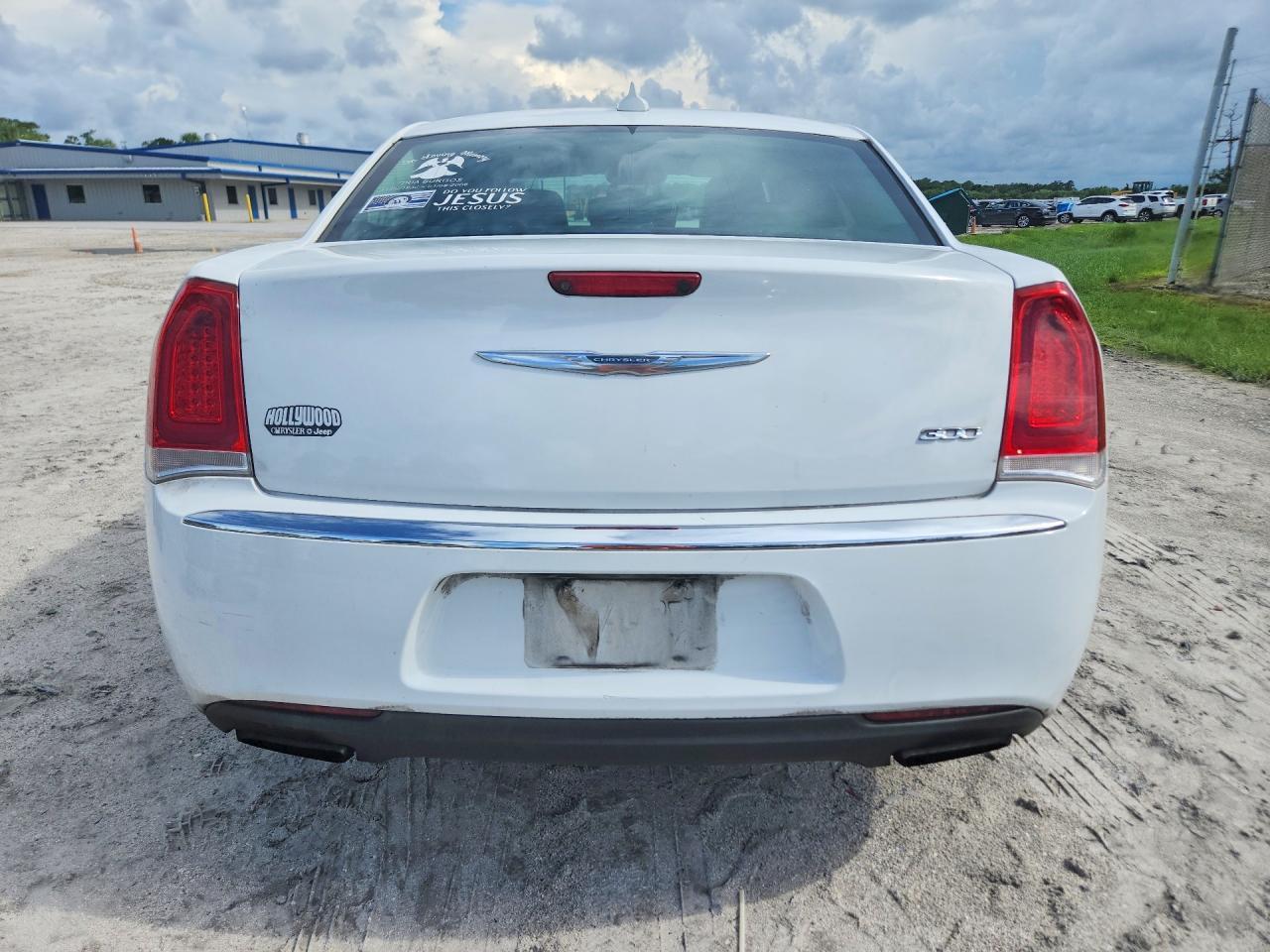 2C3CCAAG7GH328998 2016 CHRYSLER 300 photo no. 6