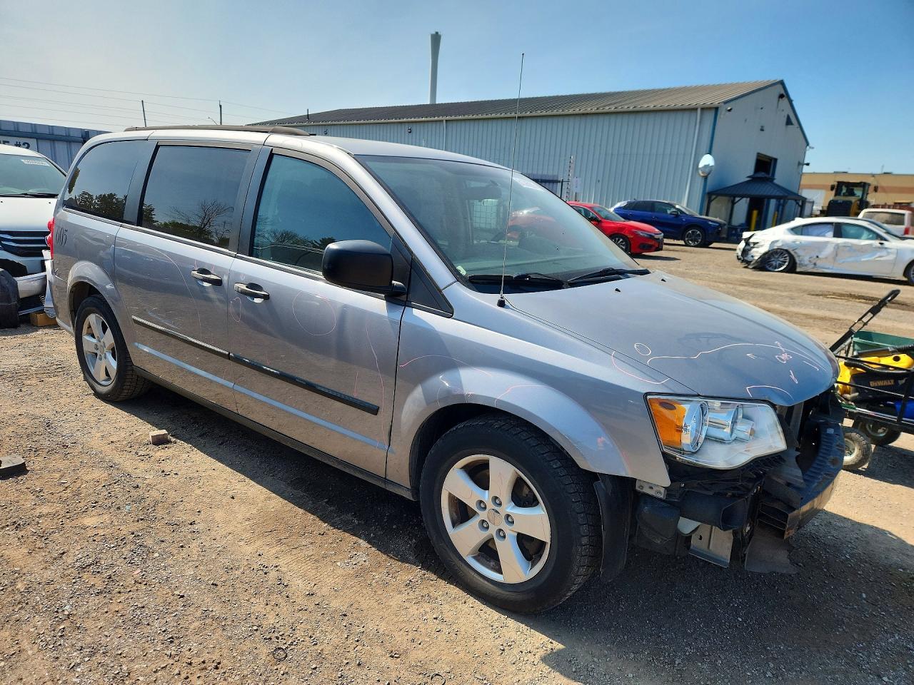 2016 DODGE GRAND CARAVAN SE — Фото 4 из 14