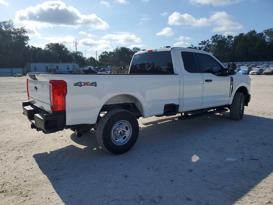 2024 FORD F350 SUPER DUTY — Фото 3 из 12